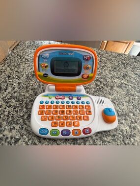 Leapfrog tote n go laptop Kids Learning Laptop Toy - White and Orange